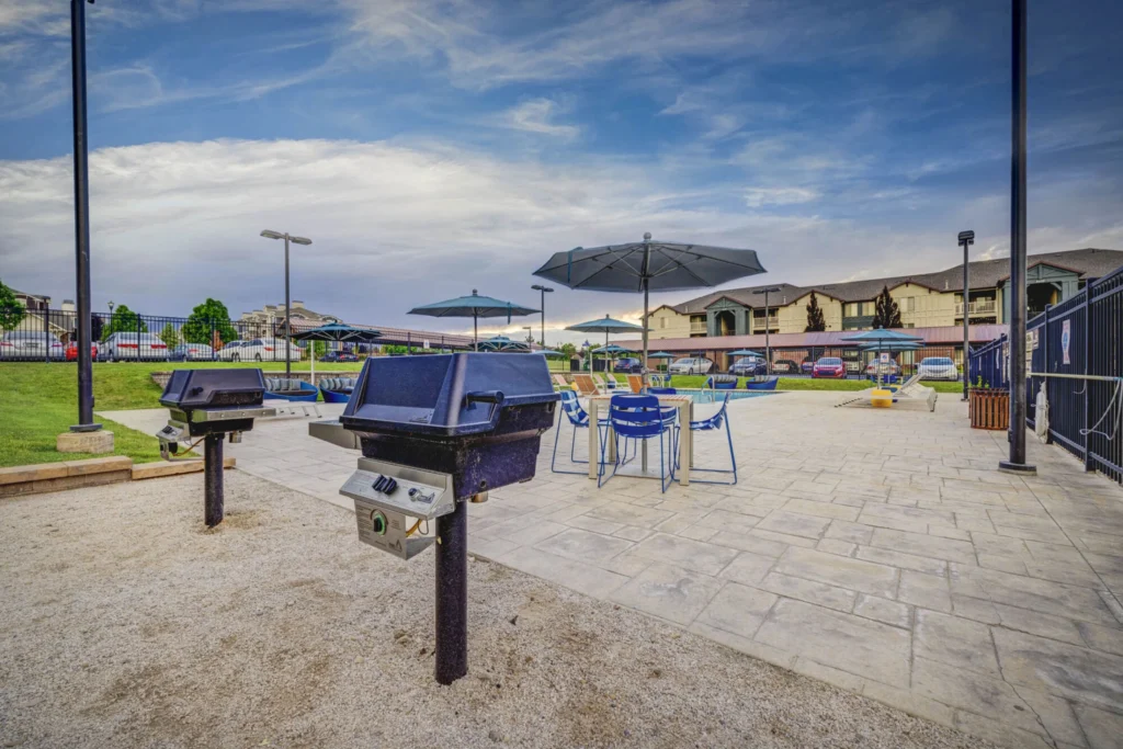 Pool deck with seating and grills